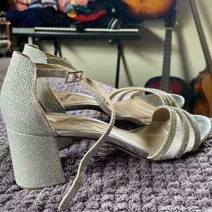 Nina size 8.5 silver short heels
